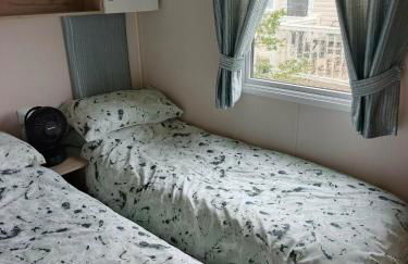 JEMs Hot-Tub Getaways 6 berth at Tattershall Lakes - Foto 32