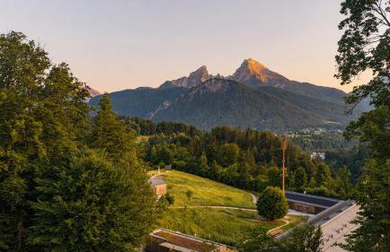 Die Watzmannsuite - Familienfreundliche Ferienwohnung in historischer Villa mit Kamin, Infrarotsauna, Balkon, Garten, nur 10 Gehminuten ins Zentrum von Berchtesgaden - Foto 3