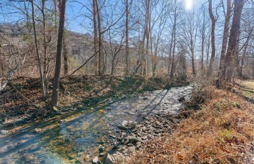 Serenity Views Retreat - Close to City and Parkway! - Foto 24