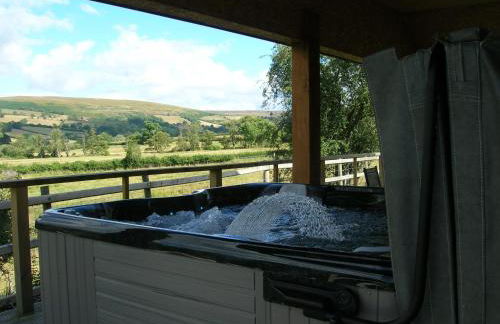 Woodland Lodge Hot Tub Sleeps 6 - Photo 33