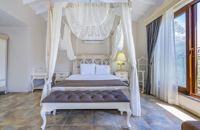 Alya Villa Butik Hotel - Photo 17