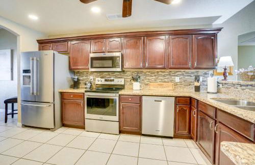 Lakefront Home with Outdoor Oasis in Glendale! - Foto 7