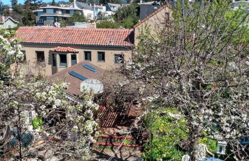 Summer-house OASIS on quiet street in ROCKRIDGE - Photo 45