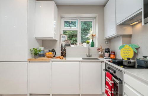 Edgeware Home 4 Bedroom House-Free Parking - Foto 19