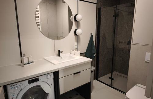 W centrum NOWY Kameralny Apartamenta, Duży Parking, FV, Luksusowo wyposażony, PlayStation 5, Balkon, Klimatyzacja, Taras, Winda, Wyposażona kuchnia - Foto 6