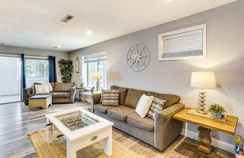 Beach and Dock! Lakefront Ozarks A-Frame Retreat - Foto 6