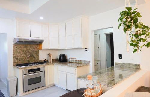 Minimalist Luxury Home With Botanic Garden - Foto 23