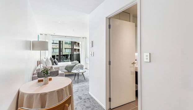 Central studio + private balcony by Zodiak Stays - Foto 3, Servicio de comidas en la habitación