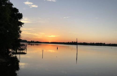 Cozy lakefront cabin with boat house and ramp on T - Foto 45