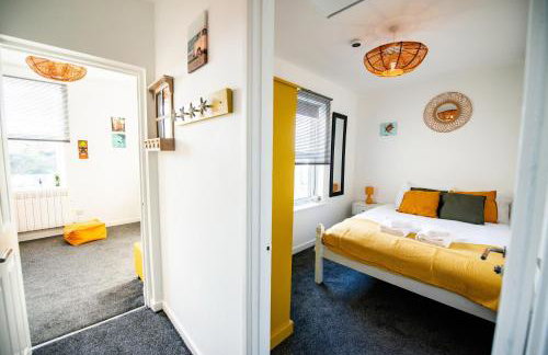 Seaside Home with Parking Near Tolcarne Beach - Foto 3