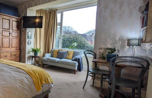 Super sunny studio with own terrace & parking - Photo 8