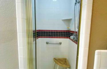 Shaded Oaks Suite Luxury Stay by the Golf Course - Foto 14