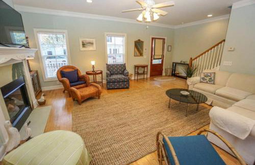 Ideal Location! Perfect for Graduations and Lowcountry Getaways! - Foto 17