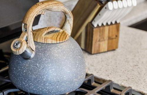 Modern Red Lodge Cabin - Walk to Broadway Ave - Foto 16