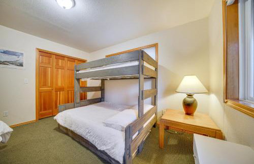 19 Mi to Slopes at Crystal Mtn Getaway with Hot Tub - Foto 12