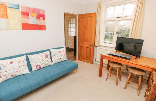 Framingham - Photo 8