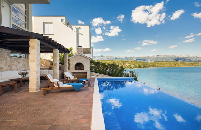 Luxury at Villa Cama - Your Dream Vacation Rental! - Foto 47