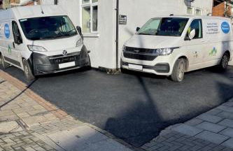 Group Friendly 2 Bed 2 Bath FREE PARKING for 2 Large Vans or up to 4 Cars Zone 2 Sleeps 10 Close to Central London and Zone 2 tube station - Photo 2