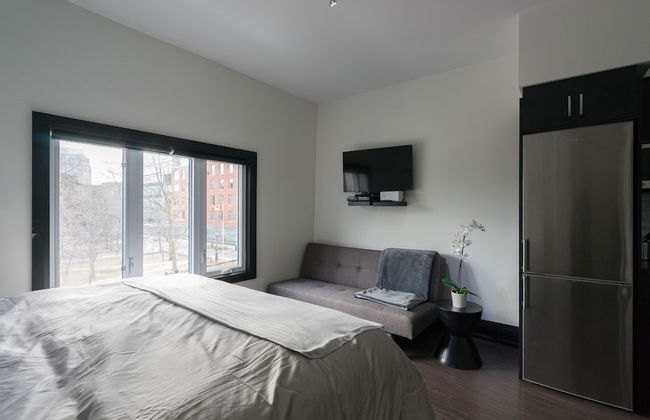Applewood Suites - Queen West Studio - Photo 10