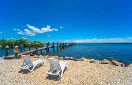 Waterfront Cozy Cottage with Boat Ramp & Dock - Foto 6