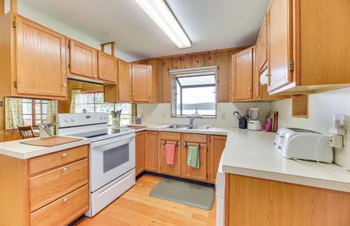 Waterfront Grapeview Escape w/ Boat Dock & Views! - Foto 8