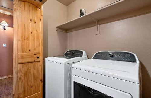 Cabin with Wild Horses, Fireplace, Dog Friendly & StarLink - Foto 22