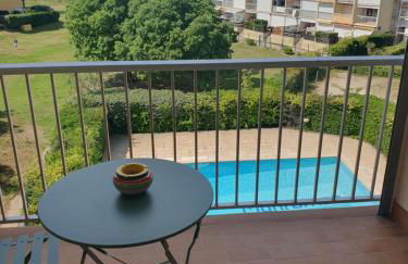 LES TERRASSES DE LA BARONNIE Appartement climatisé avec 1 chambre et piscine ouverte de fin Mai à mi Septembre Parking securisé avec accroches vélo disponible du 1er Avril au 30 Septembre sans supplement - Foto 1