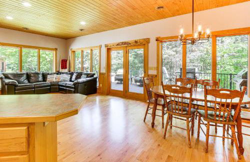 Lakefront Tower Home with Shared Dock! - Foto 7