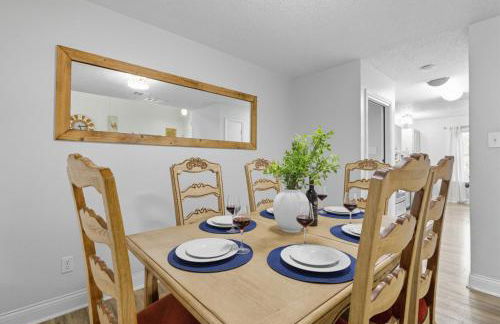 Luxe Family Escape with Games Hot Tub and Yard - Foto 20