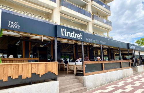 House in front of the beach with sea view - Foto 28