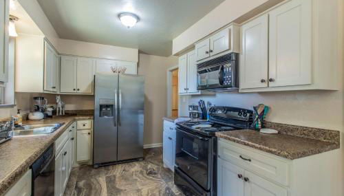 Spacious Home - Pet Friendly with Fenced Backyard - Foto 5, dishwasher, toaster