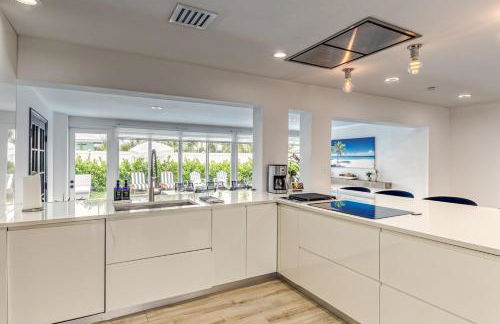 Luxury Home with Heated Pool close to beaches - Foto 39