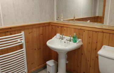 One bedroom self-contained accommodation - Foto 22