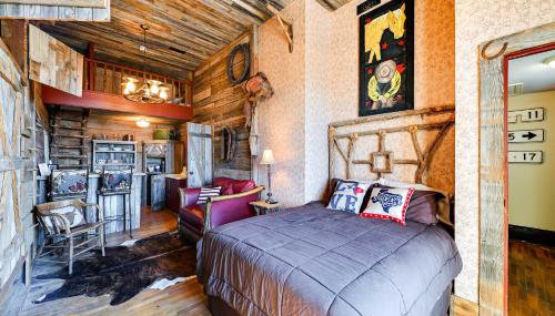 Western-Themed Decatur Studio on Main Street! - Foto 1