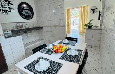 Charmoso e aconchegante espaço a 1 km da praia - Foto 13