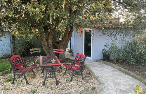STUDIO Havre de paix au pont du gard Piscine et Jacuzzi chez Valerie Payre - Foto 1