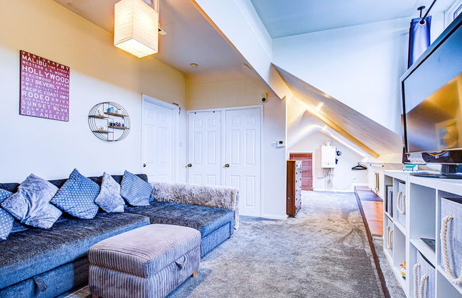 Entire Artistic Open-plan Top Floor Apartment - Foto 12