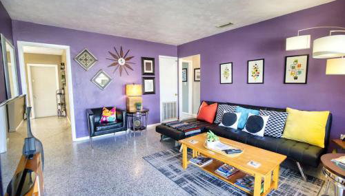 Retro-Inspired Stay BBQ Patio Close to Downtown - Foto 1