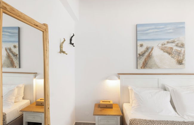 Parosquare Central Suites - Photo 9