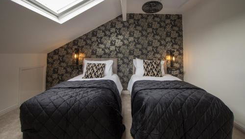 Holmfirth Home, Comfortable Stay, Near Trails and Town, Sleeps 5 - Foto 3