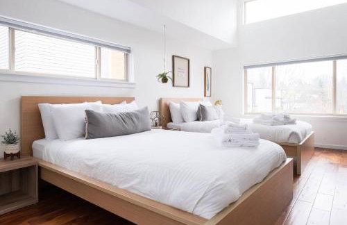 Stylish Urban Loft wFloating Stairs&Fireplace - Foto 23