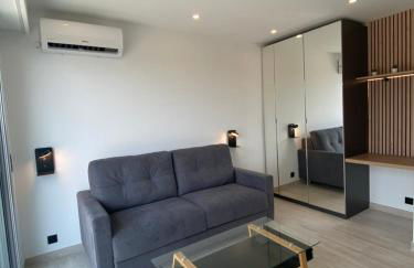 STUDIO HORIZON - SEA VIEW - POOL- Air Conditioner - Kitchen - Wifi -TV Train - Bus - - Foto 19