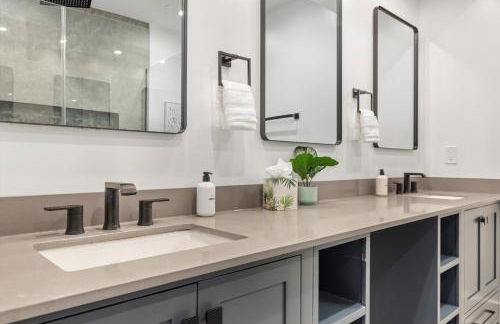 Central DC 5-BR Townhome - Walk to METRO-rail - Foto 24