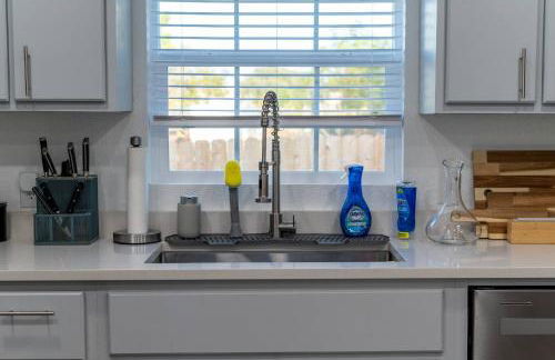 Winston's Hideaway. A few blocks walk to downtown. - Foto 25