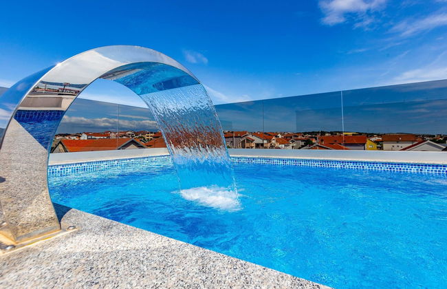 Exquisite Prestige Luxury Apartments With Shared Pool - Photo 65