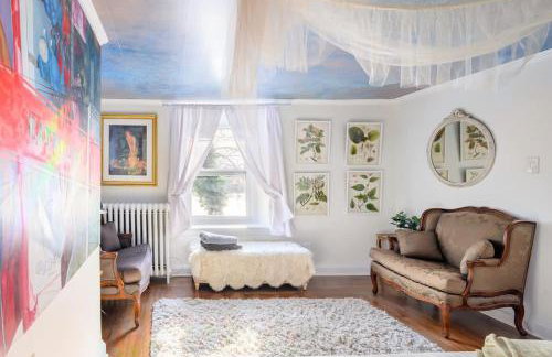 Charming & Whimsical Historic River Home - Photo 32