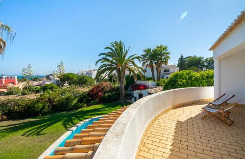 Luxury Private Family Villa with Pool AC & Parking - Foto 37