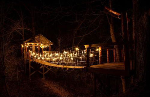 Fantastic Treehouse with Fire Pit and Hot-tub in Herod, Illinois - Foto 21