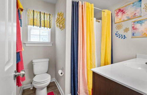 Roomy Getaway Elevate Your Stay, 6 Mins to RIC - Foto 28