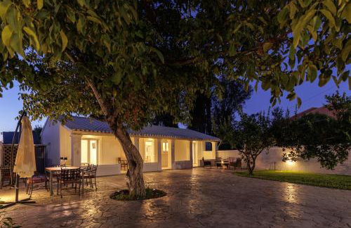 Walnut House - Peaceful Private Garden - Photo 1